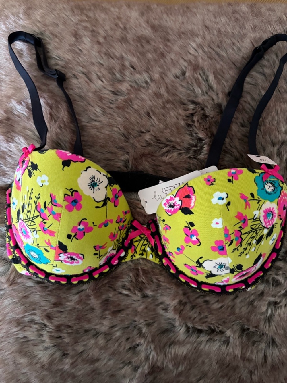 🌸 3 La SENZA bras sz 32C BNWT